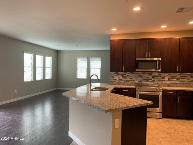 Foto del edificio - 2511 W Queen Creek Rd