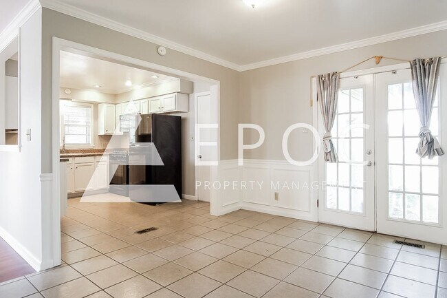 Building Photo - 9719 E 4th St