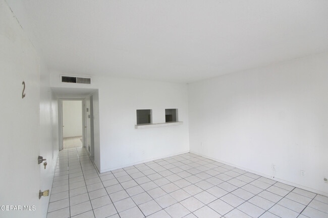 Building Photo - 5200 Carousel Dr