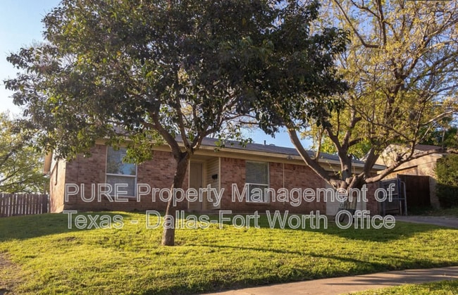 Building Photo - 641 Gallant Fox Dr