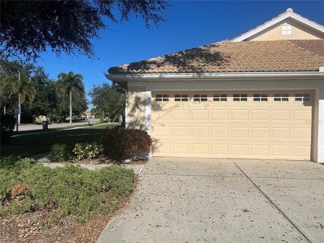 Foto del edificio - 4665 Whispering Oaks Dr