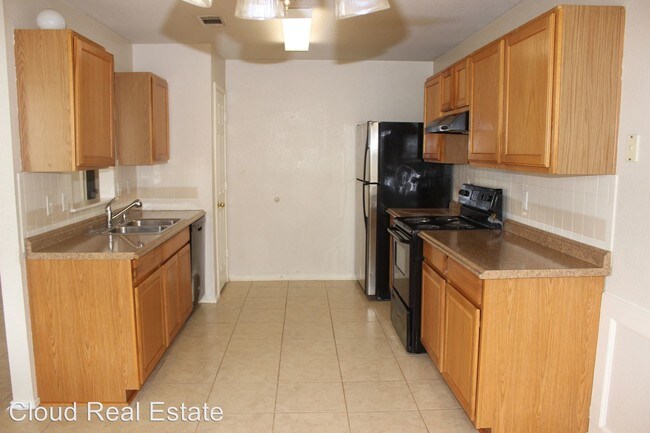 Building Photo - 3403 Basset Dr