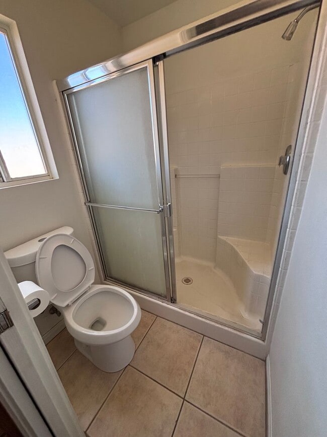 Building Photo - AVAILABLE NOW