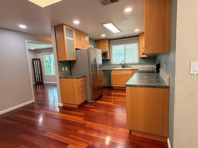 Building Photo - 6254 Hopi Cir