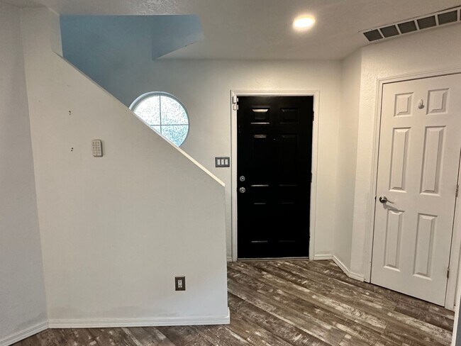 Foto del edificio - Tons of Character! 3 bed 2.5 bath amazing ...