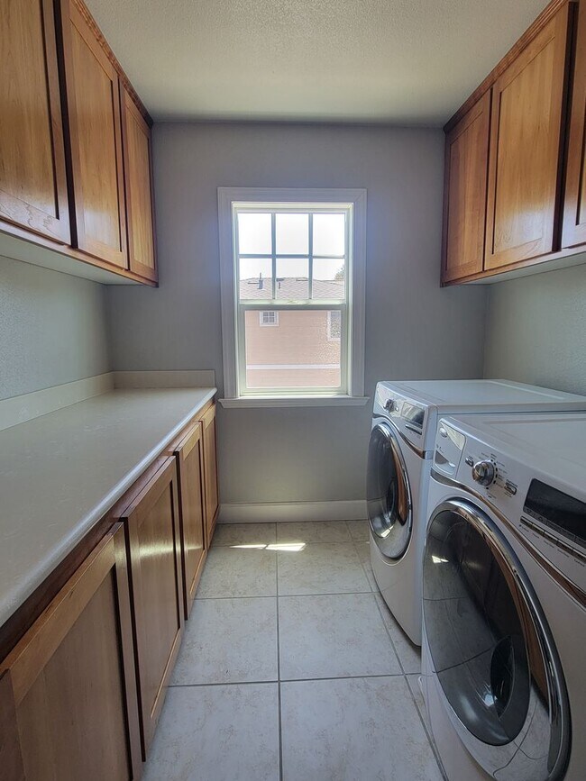 Foto del edificio - Charming Midtown Petaluma  – 3 Bed, 2.5 Bath