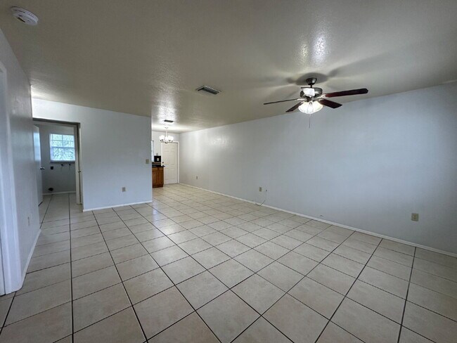 Foto del edificio - "Charming 2-Bed in Port Charlotte!"