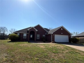 Building Photo - 1971 Stonegate Dr