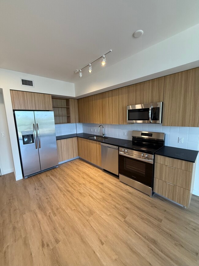 Photo - 846 E 30th St Apartment