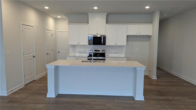 Building Photo - 1726 Harper Lily Ln