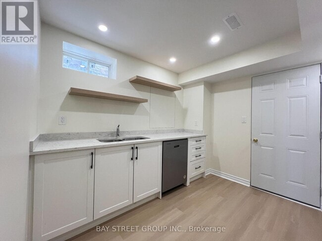 Building Photo - 132 Hartney Dr