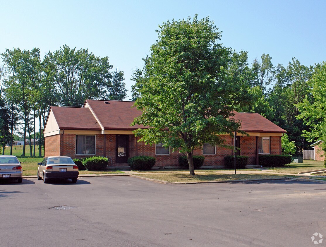 Primary Photo - 63-87 E Maple St