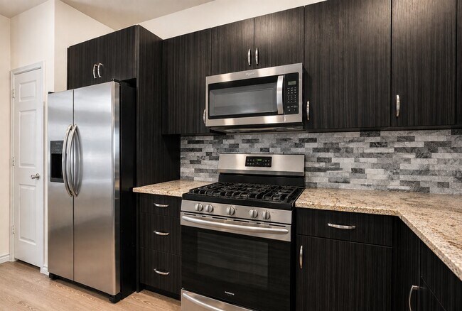 Building Photo - 23831 Pebworth Pl