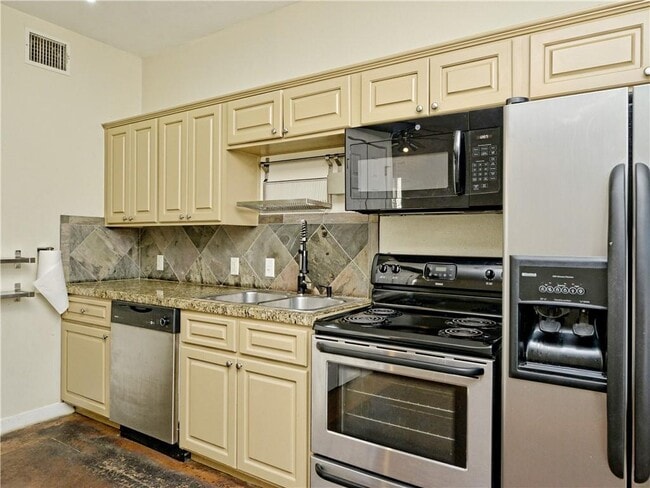 Building Photo - 2106 Cullen Ave