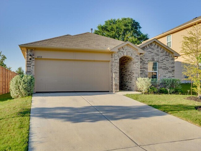 Foto del edificio - 6812 Ranchito Dr