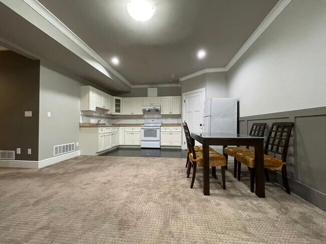 Building Photo - 16331-16325 25 Ave