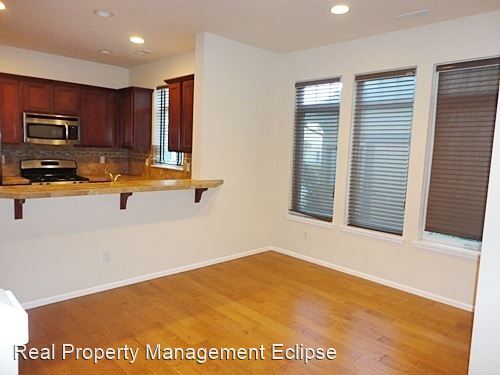 Foto del edificio - 2 br, 2 bath House - 1808 10th Ave NE