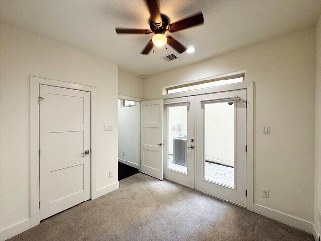 Foto del edificio - 2905 Gillespie St