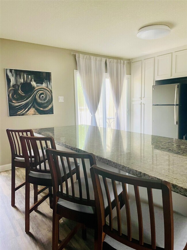 Foto del edificio - 4723 Aftonshire Dr