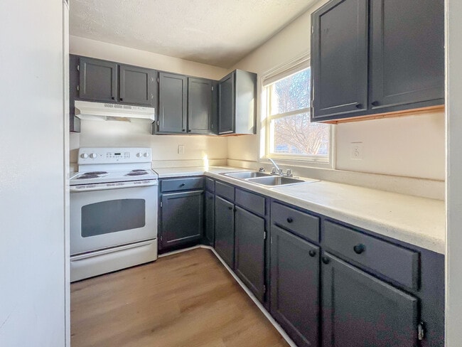 Foto del edificio - 22 Fox Hill Dr