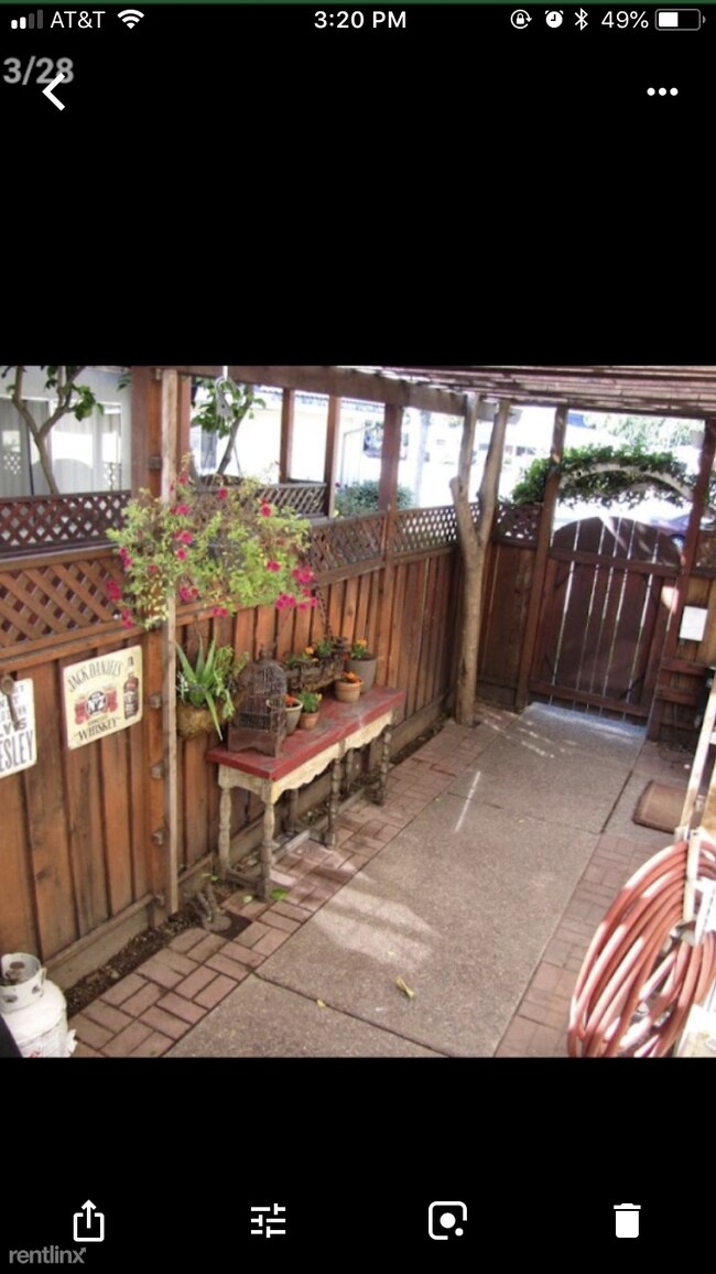 Building Photo - 2 br, 1.5 bath Condo - 820 Blossom Hill Rd