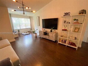 Building Photo - 13090 Vista Isles Dr
