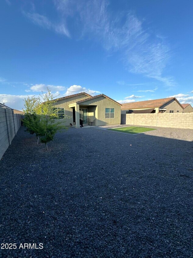 Foto principal - 4625 Stonecrop Dr