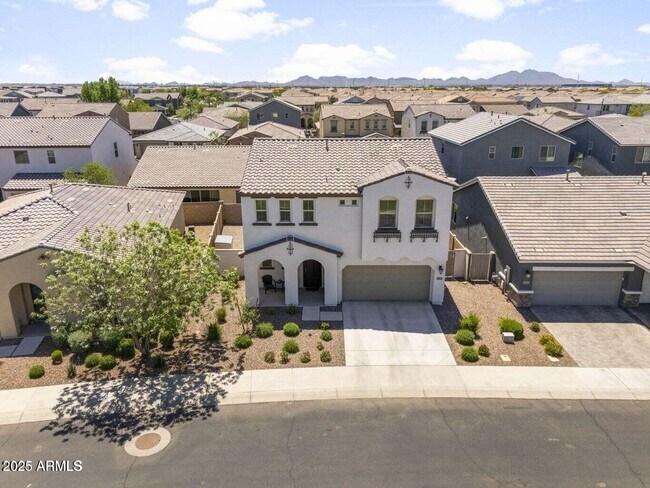 Building Photo - 9811 E Suburban Dr