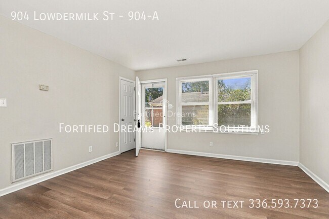 Foto del edificio - 904 Lowdermilk St