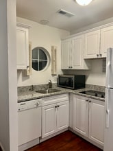 Building Photo - 523 Old Pond Ln