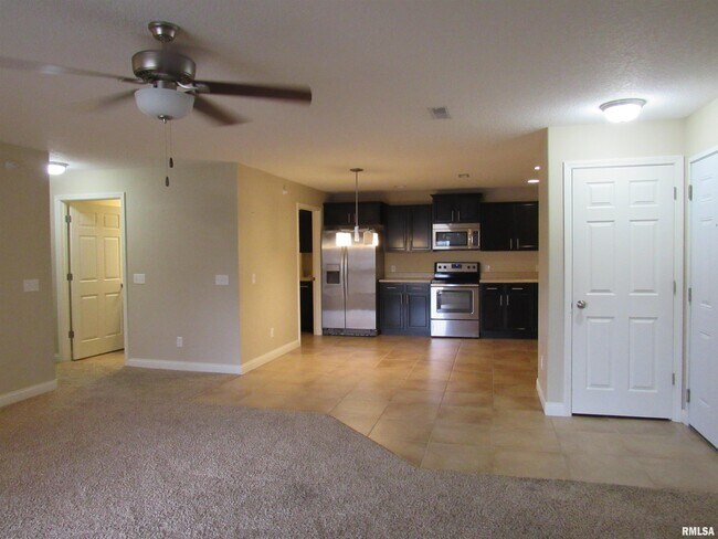 Foto del edificio - 4101 Creek Hill Dr