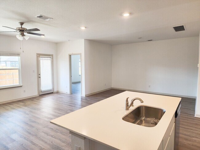 Foto del edificio - 125 Sweetwater Crk Ln