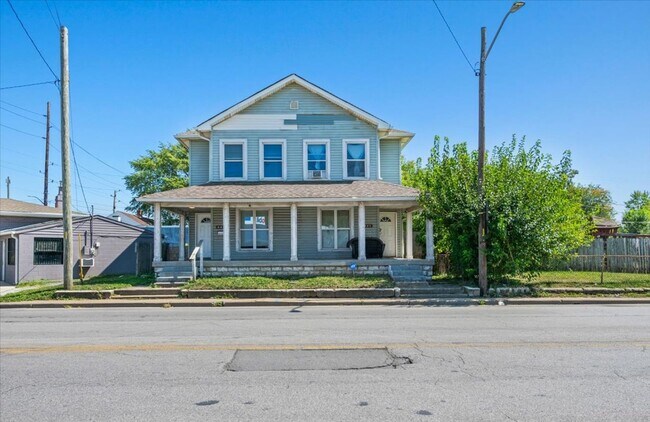 Building Photo - 445-447 N Sherman