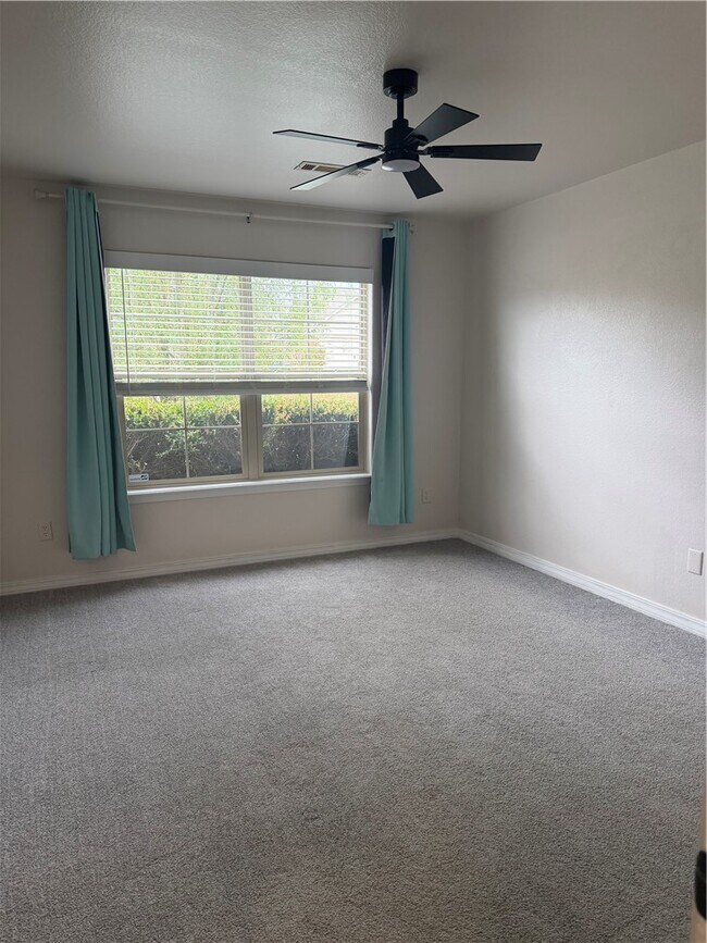 Foto del edificio - 3009 SW Briar Creek Ave