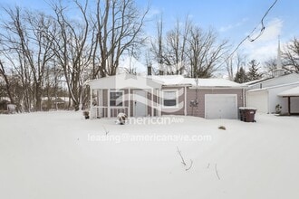 Building Photo - 991 Bryce Ave