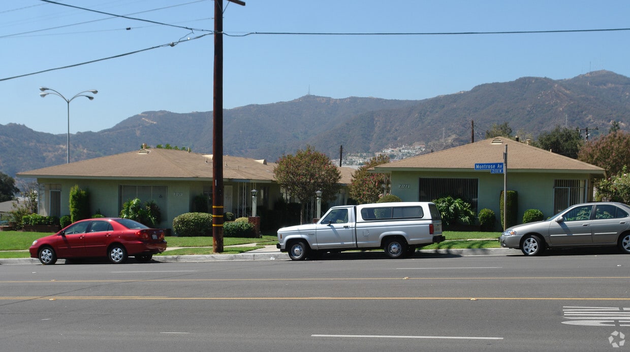 Building Photo - 2120 Montrose Ave