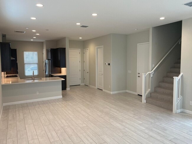 Building Photo - 6511 E Villa Maria Dr