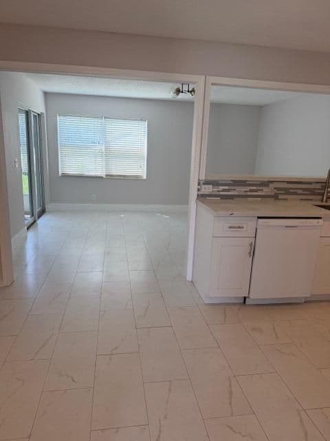 Foto del edificio - 9448 Saddlebrook Dr