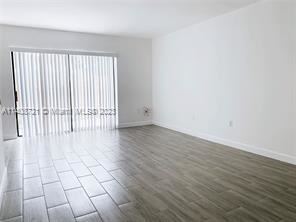 Building Photo - 2 br, 2.5 bath Townhome - 213 Palm Cir E