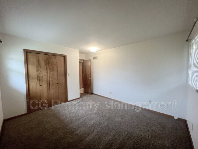 Building Photo - 1404 State St