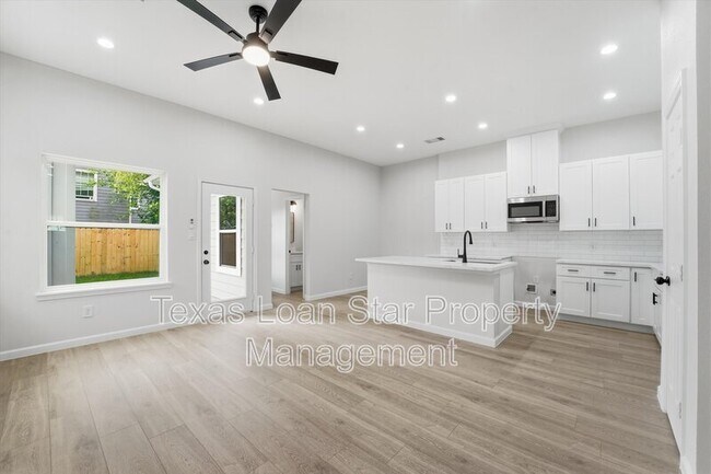 Foto del edificio - 4354 Clover St