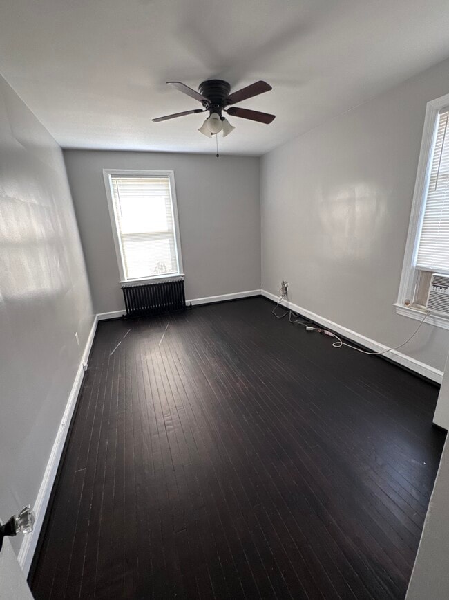 Foto del edificio - 319 Parkland Pl SE