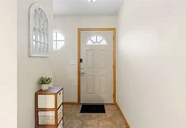 Foto del edificio - West Side Duplex!