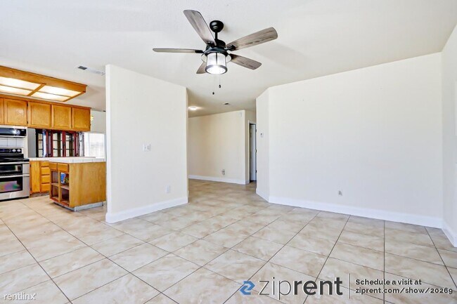 Foto del edificio - 5 br, 3 bath House - 1003 Sun Meadow Drive...