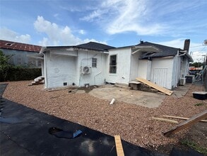 Building Photo - 304 Lockwood Dr
