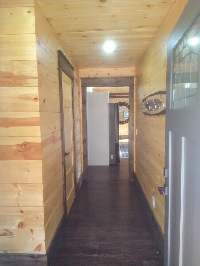 Foto del edificio - 63 Redwood Ln