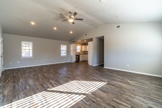 Foto del edificio - Gorgeous 3 Bedroom 2 Bathroom Home in Fort Smith