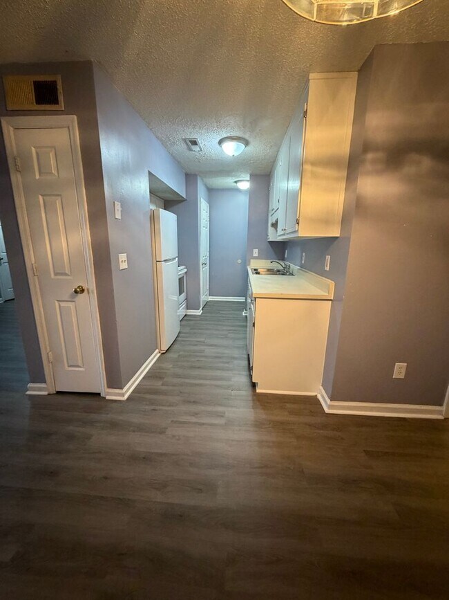 Foto del edificio - 3 Bd 2 Ba 1200 sq ft Townhouse