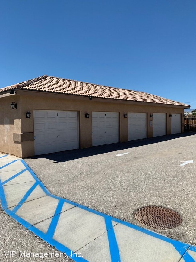 Building Photo - 16348 Sequoia St