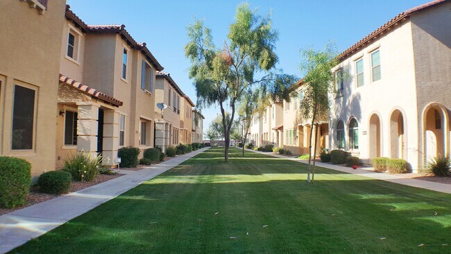 Foto del edificio - 3481 S Bluejay Dr